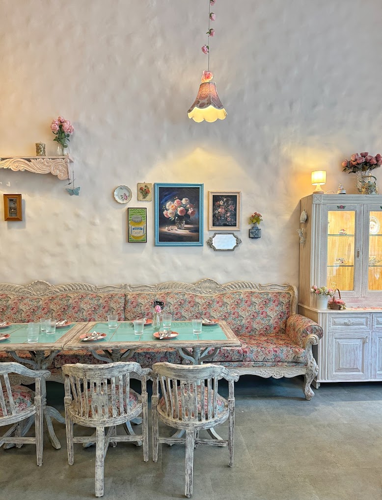 Credit: Google Business Profile, Rose Café, Saket